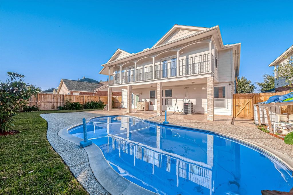 9407 Demsey Mill Drive, Sugar Land, TX 77498