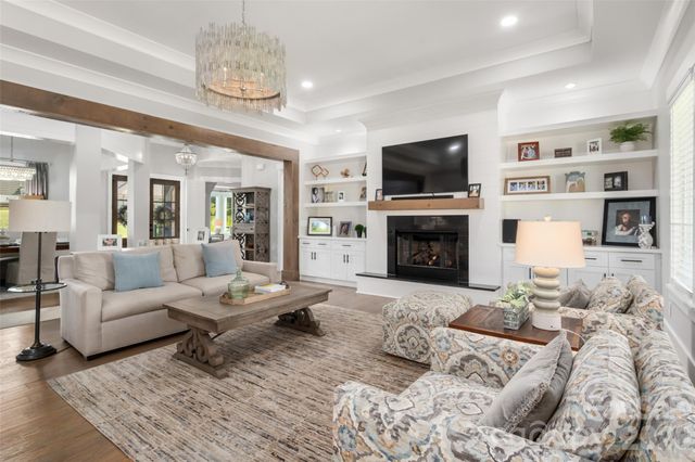 10035 Whispering Falls Avenue, Charlotte, NC 28227