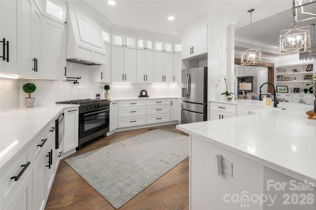10035 Whispering Falls Avenue, Charlotte, NC 28227