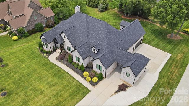 10035 Whispering Falls Avenue, Charlotte, NC 28227