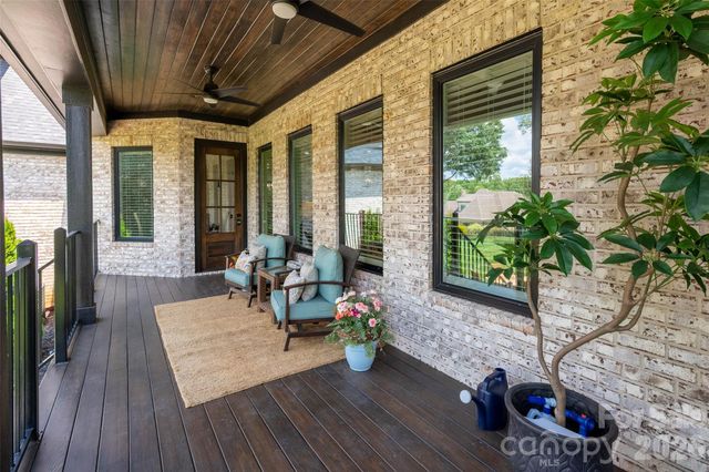 10035 Whispering Falls Avenue, Charlotte, NC 28227