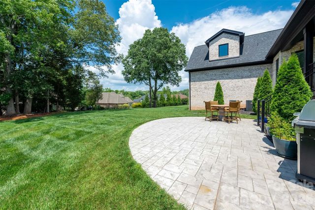 10035 Whispering Falls Avenue, Charlotte, NC 28227