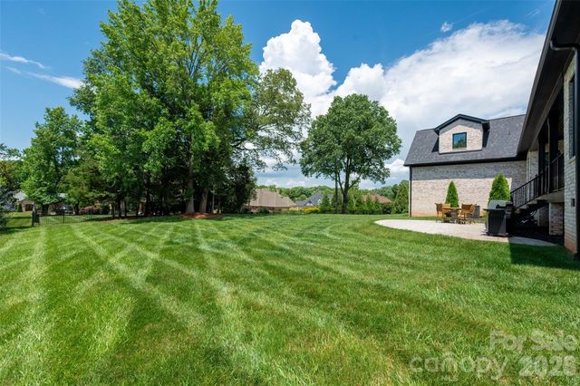 10035 Whispering Falls Avenue, Charlotte, NC 28227