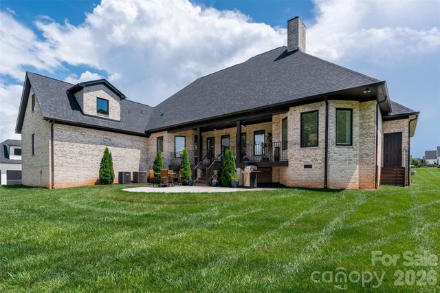 10035 Whispering Falls Avenue, Charlotte, NC 28227