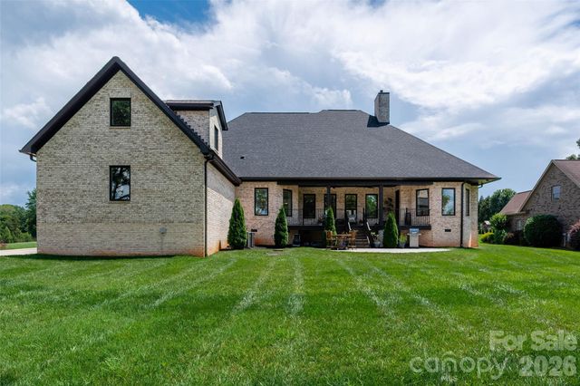 10035 Whispering Falls Avenue, Charlotte, NC 28227