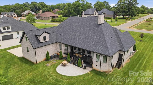 10035 Whispering Falls Avenue, Charlotte, NC 28227