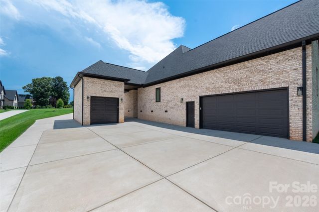 10035 Whispering Falls Avenue, Charlotte, NC 28227