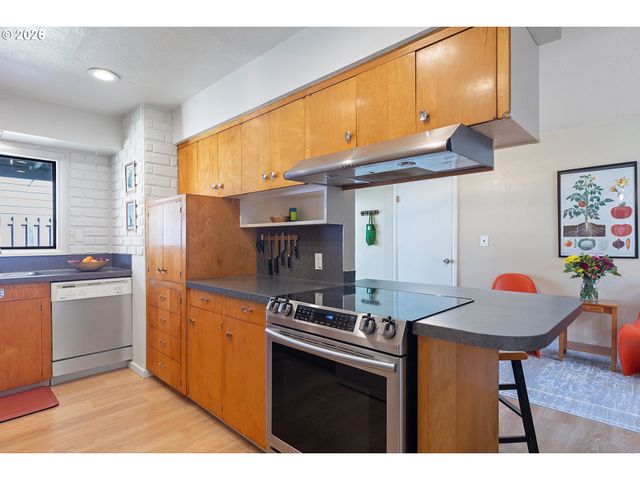 12523 Ne HASSALO St, Portland, OR 97230