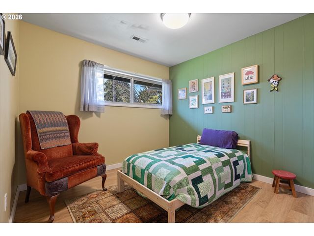 12523 Ne HASSALO St, Portland, OR 97230