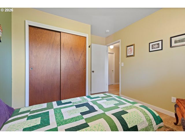 12523 Ne HASSALO St, Portland, OR 97230