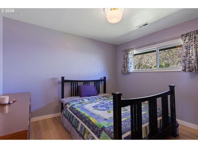 12523 Ne HASSALO St, Portland, OR 97230