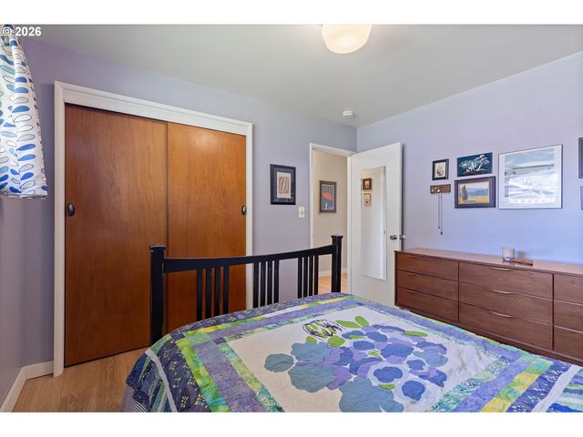 12523 Ne HASSALO St, Portland, OR 97230