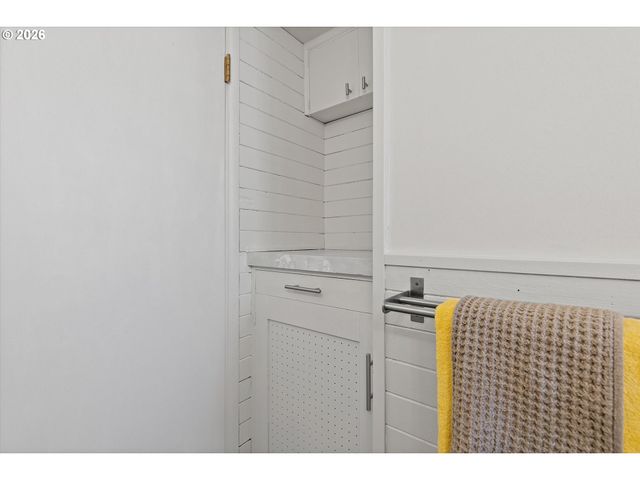 12523 Ne HASSALO St, Portland, OR 97230