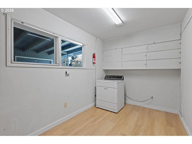 12523 Ne HASSALO St, Portland, OR 97230