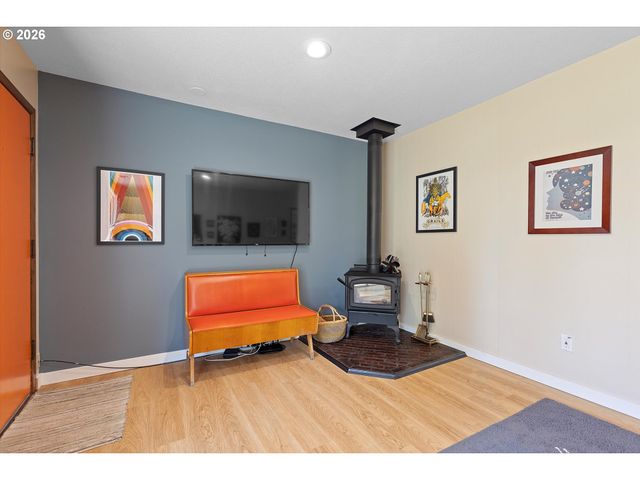 12523 Ne HASSALO St, Portland, OR 97230