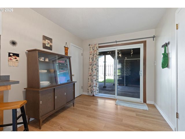 12523 Ne HASSALO St, Portland, OR 97230