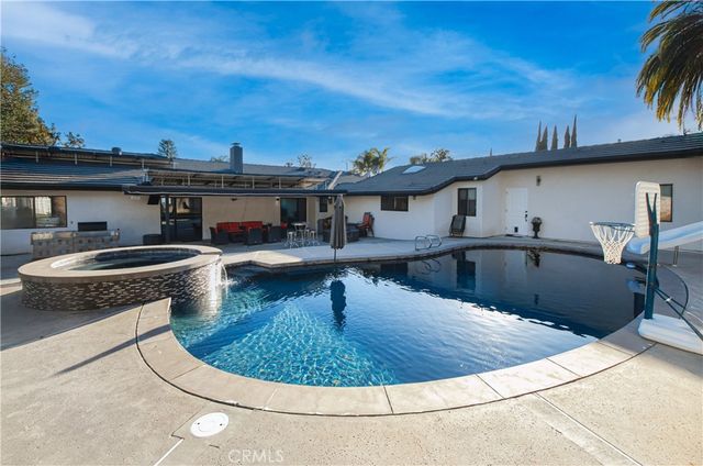 19501 Vintage Street, Northridge, CA 91324