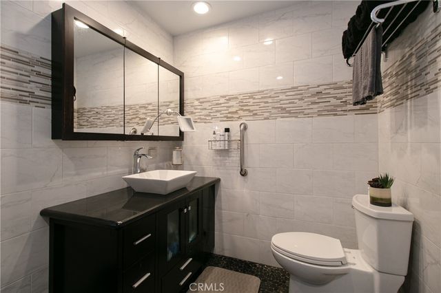 19501 Vintage Street, Northridge, CA 91324