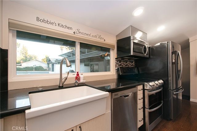 19501 Vintage Street, Northridge, CA 91324