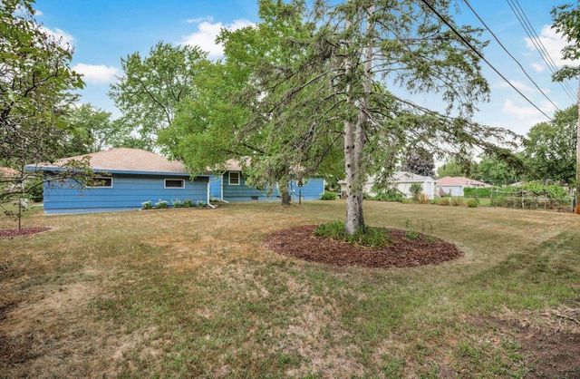 7208 Florida Avenue N, Brooklyn Park, MN 55428