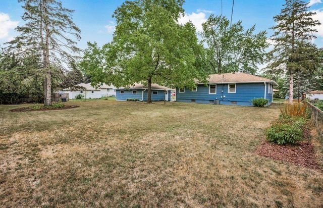 7208 Florida Avenue N, Brooklyn Park, MN 55428