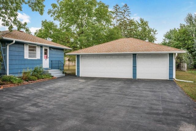 7208 Florida Avenue N, Brooklyn Park, MN 55428
