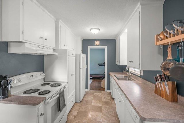 7208 Florida Avenue N, Brooklyn Park, MN 55428