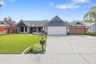 1430 S Hillcrest Drive, Visalia, CA 93292
