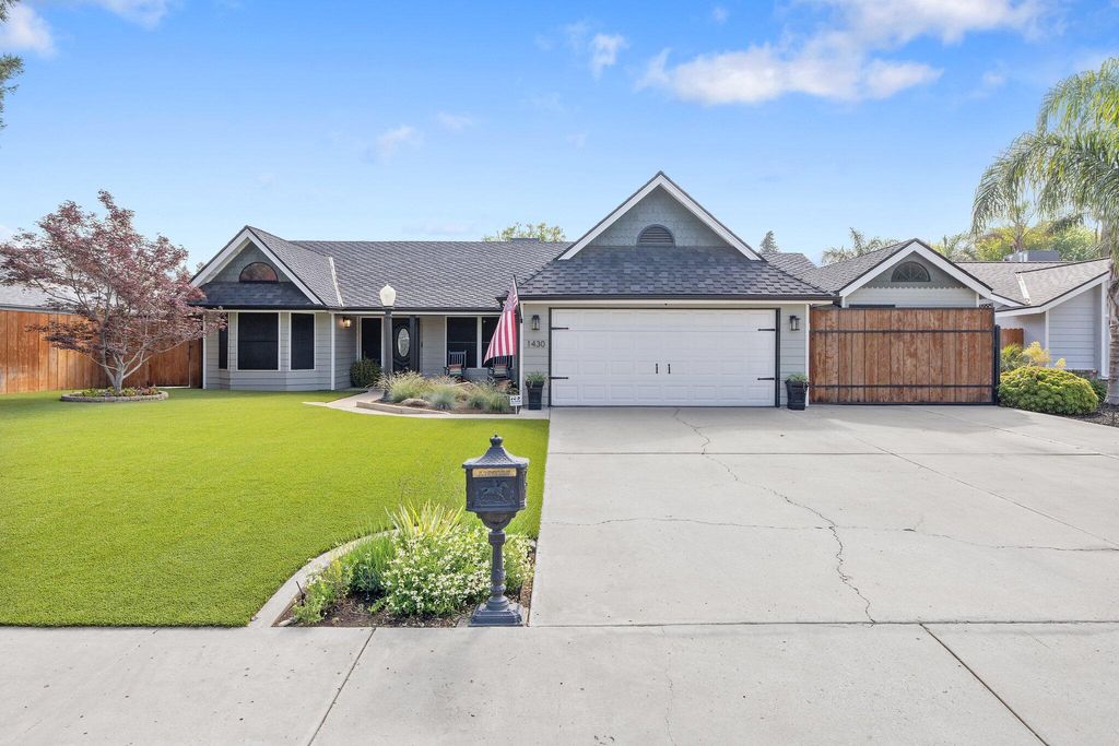 1430 S Hillcrest Drive, Visalia, CA 93292