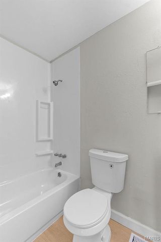 2490 Mullanphy Lane, Florissant, MO 63031