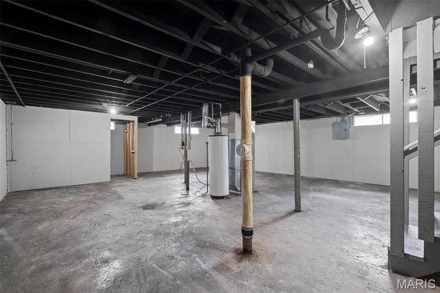 2490 Mullanphy Lane, Florissant, MO 63031