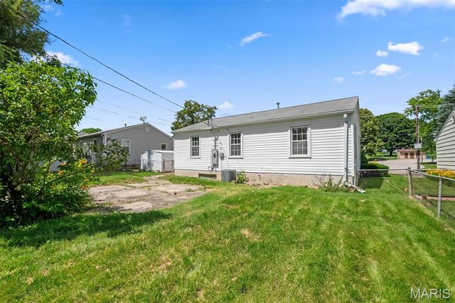 2490 Mullanphy Lane, Florissant, MO 63031