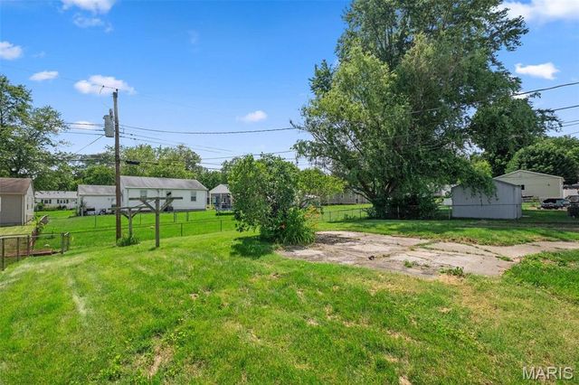 2490 Mullanphy Lane, Florissant, MO 63031