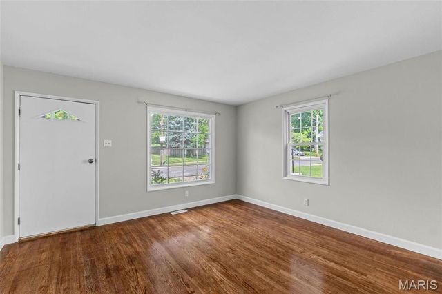 2490 Mullanphy Lane, Florissant, MO 63031