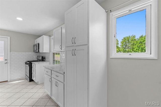 2490 Mullanphy Lane, Florissant, MO 63031