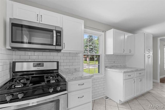 2490 Mullanphy Lane, Florissant, MO 63031