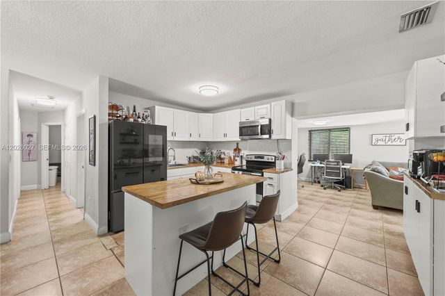 1611 SW 67th Ave, North Lauderdale, FL 33068