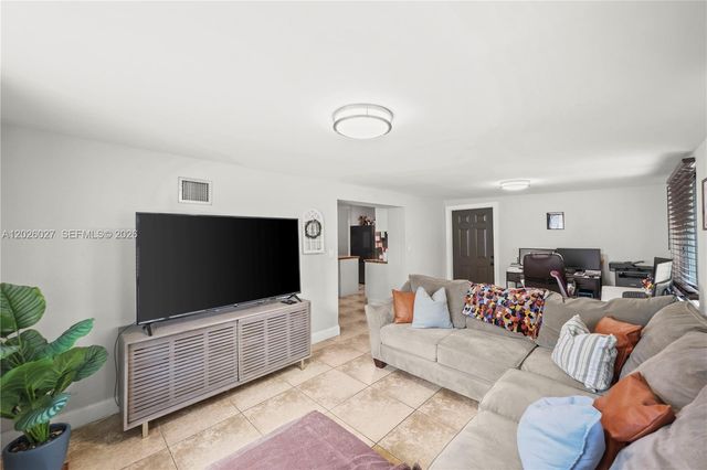 1611 SW 67th Ave, North Lauderdale, FL 33068