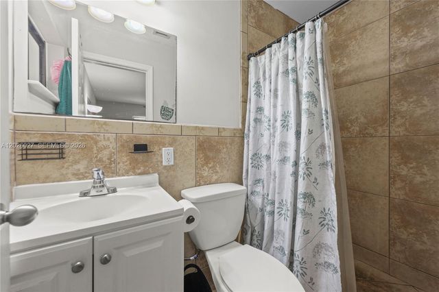 1611 SW 67th Ave, North Lauderdale, FL 33068