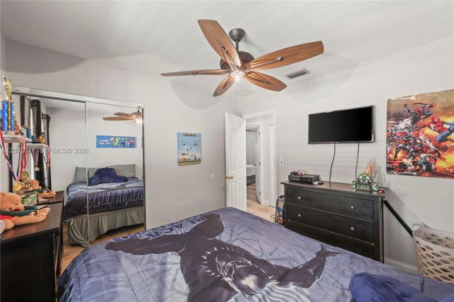 1611 SW 67th Ave, North Lauderdale, FL 33068