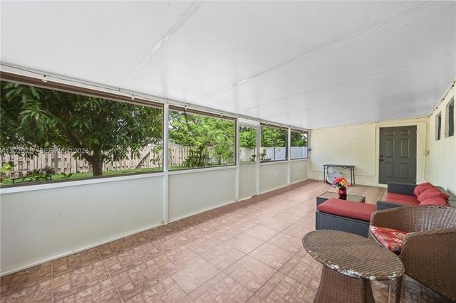1611 SW 67th Ave, North Lauderdale, FL 33068