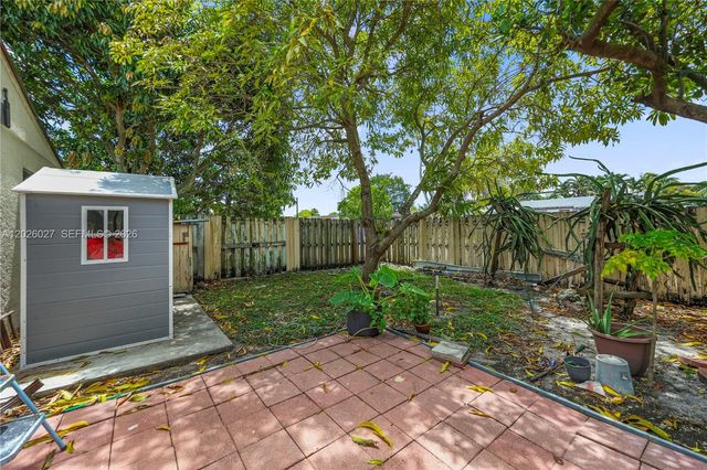 1611 SW 67th Ave, North Lauderdale, FL 33068