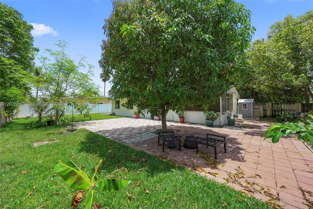 1611 SW 67th Ave, North Lauderdale, FL 33068