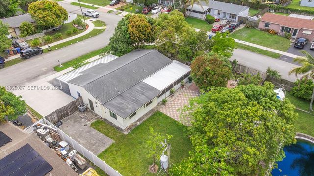 1611 SW 67th Ave, North Lauderdale, FL 33068