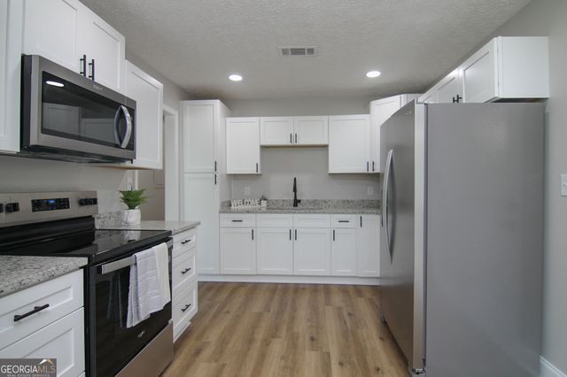 325 Wisconsin Avenue, Warner Robins, GA 31093