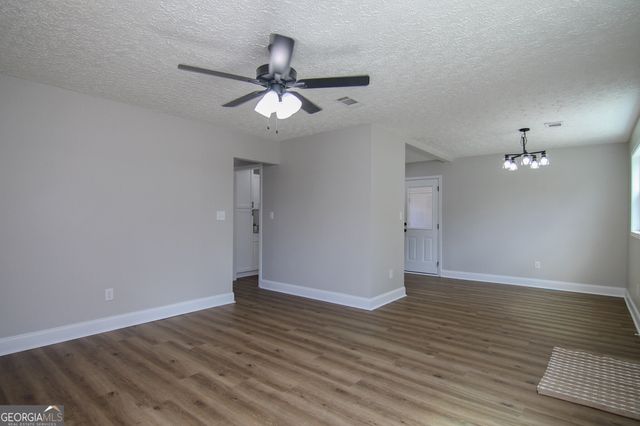 325 Wisconsin Avenue, Warner Robins, GA 31093