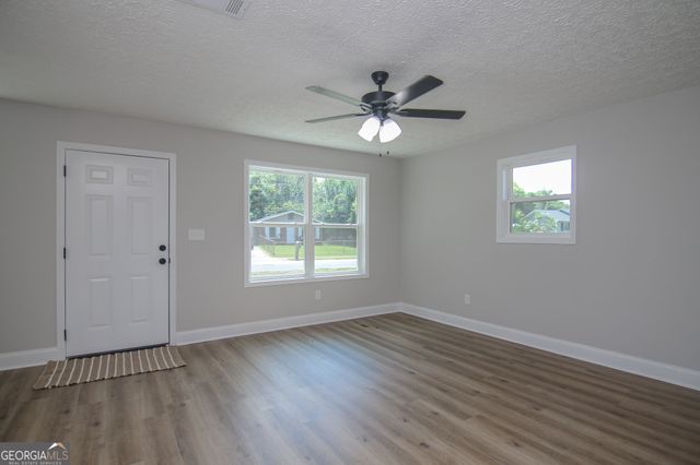 325 Wisconsin Avenue, Warner Robins, GA 31093