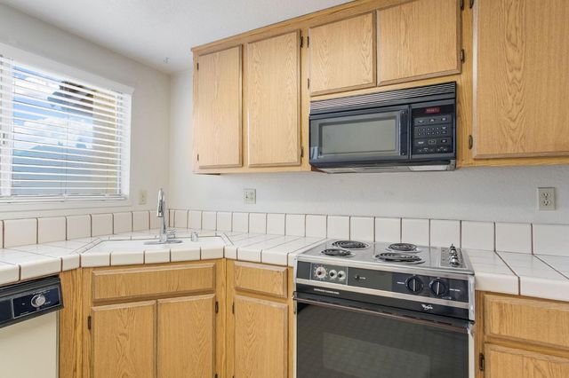 3010 Andre Ln, Turlock, CA 95382