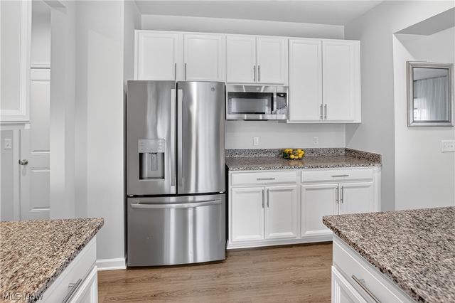 76 Wanda Court, Kent, OH 44240