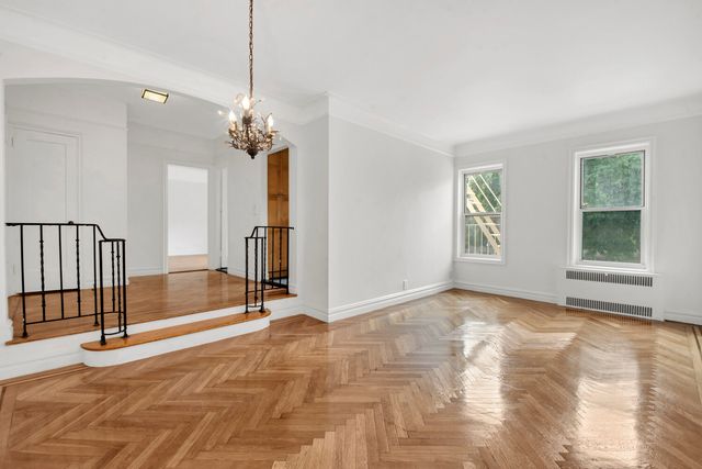 91 Payson Ave Apt 2C, New York City, NY 10034